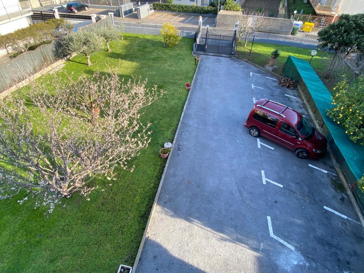 I Fiori Di Pietra Aparthotel Pietra Ligure Exteriör bild
