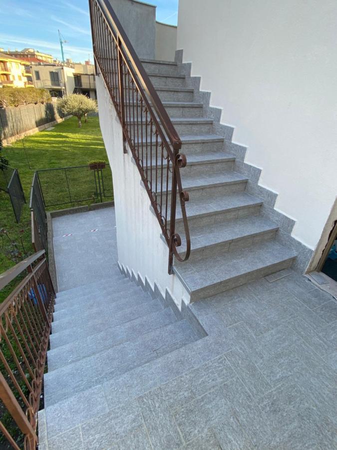 I Fiori Di Pietra Aparthotel Pietra Ligure Exteriör bild