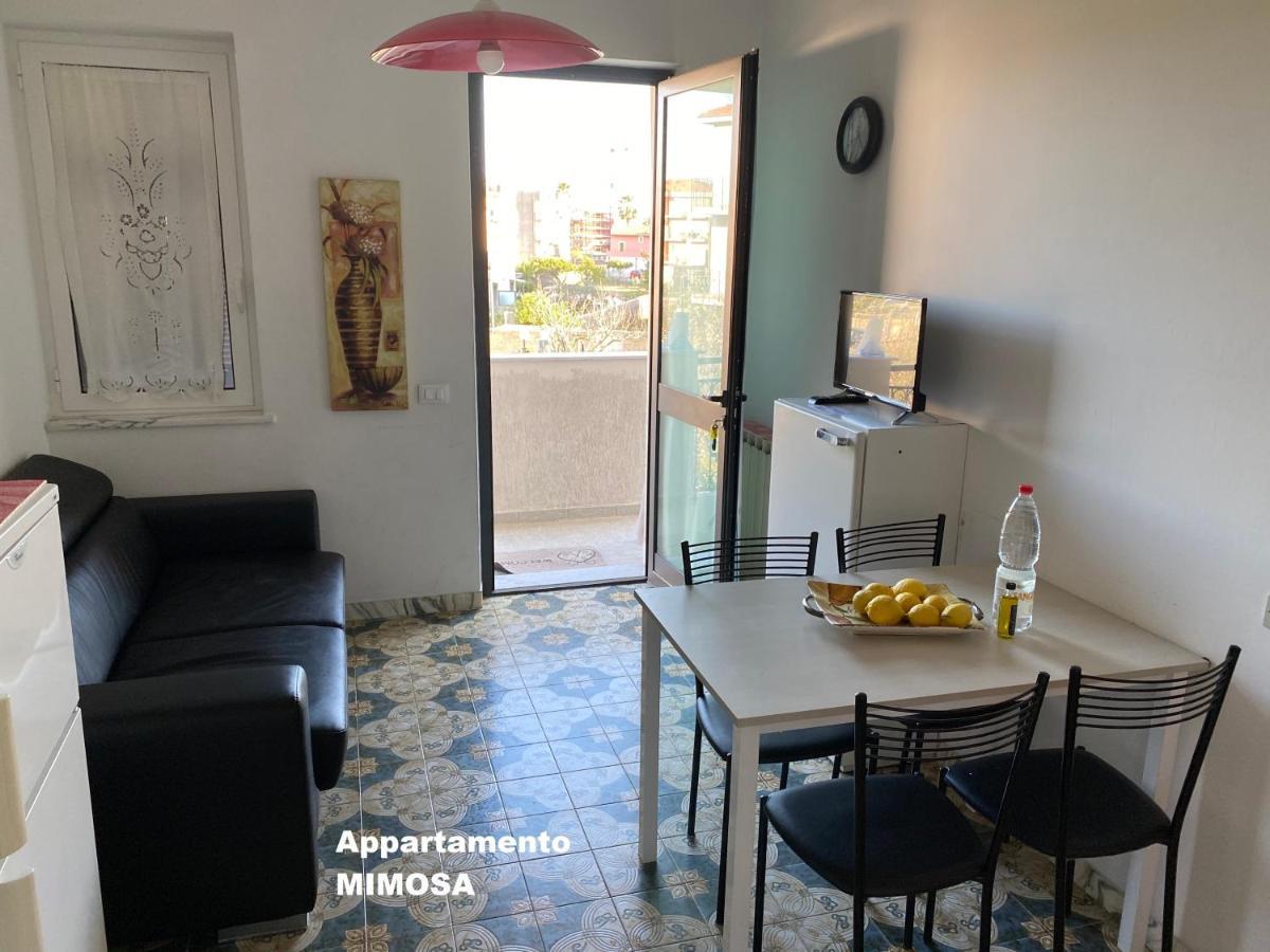 I Fiori Di Pietra Aparthotel Pietra Ligure Exteriör bild