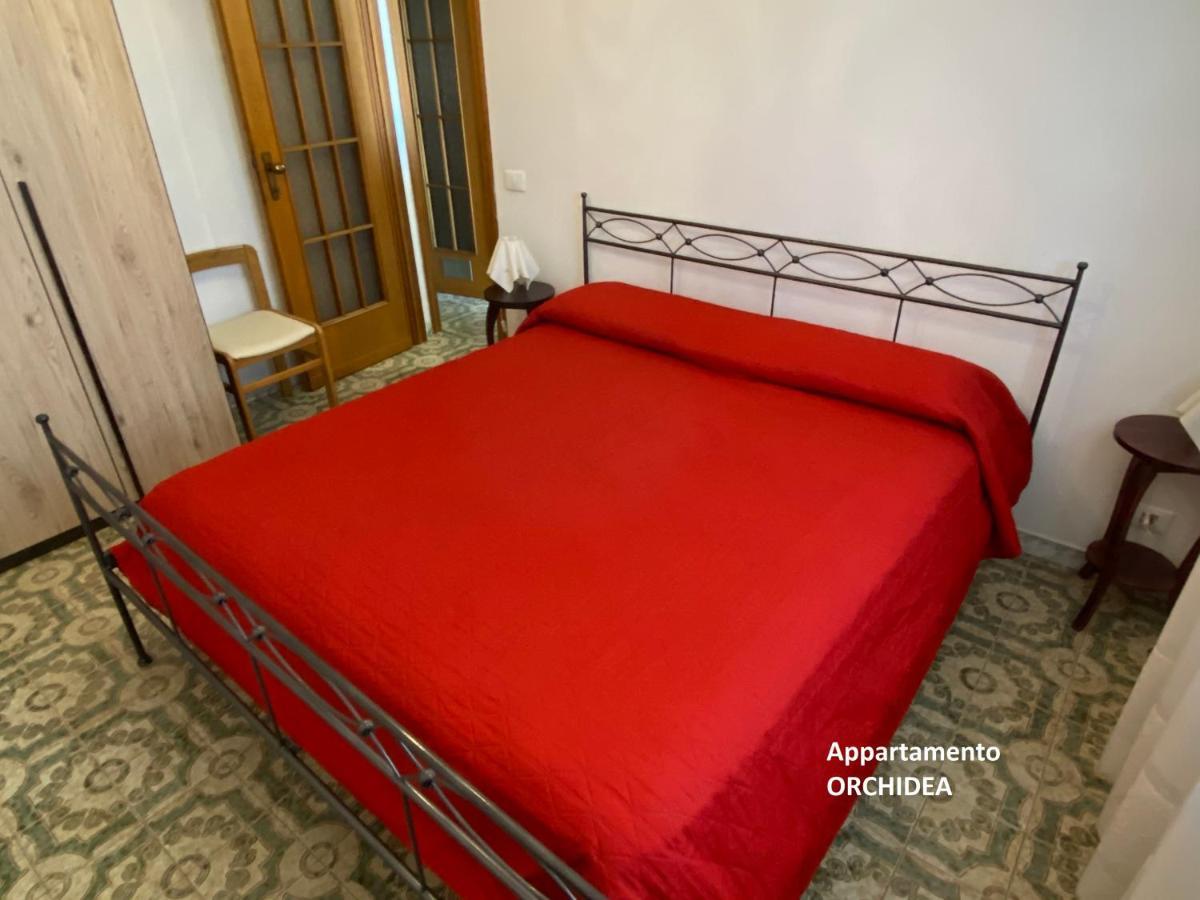 I Fiori Di Pietra Aparthotel Pietra Ligure Exteriör bild