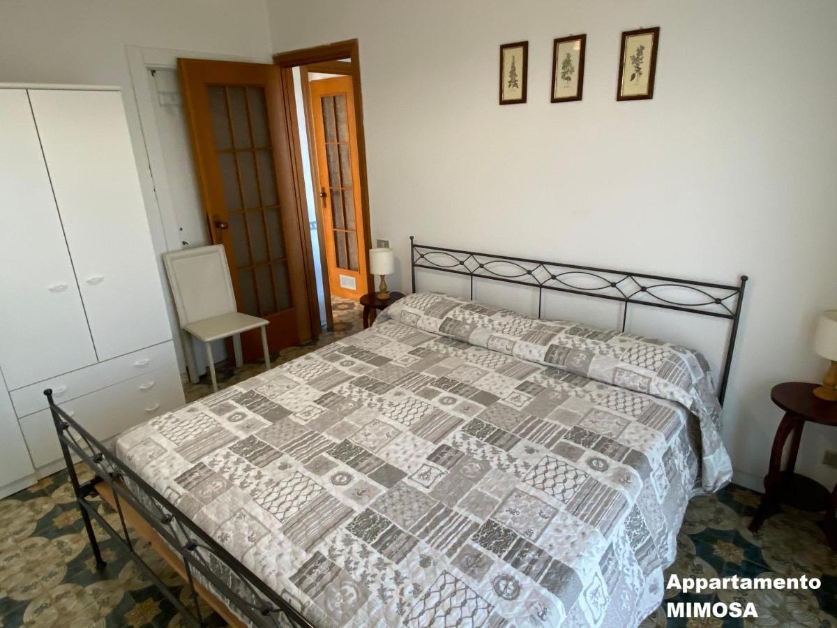 I Fiori Di Pietra Aparthotel Pietra Ligure Exteriör bild