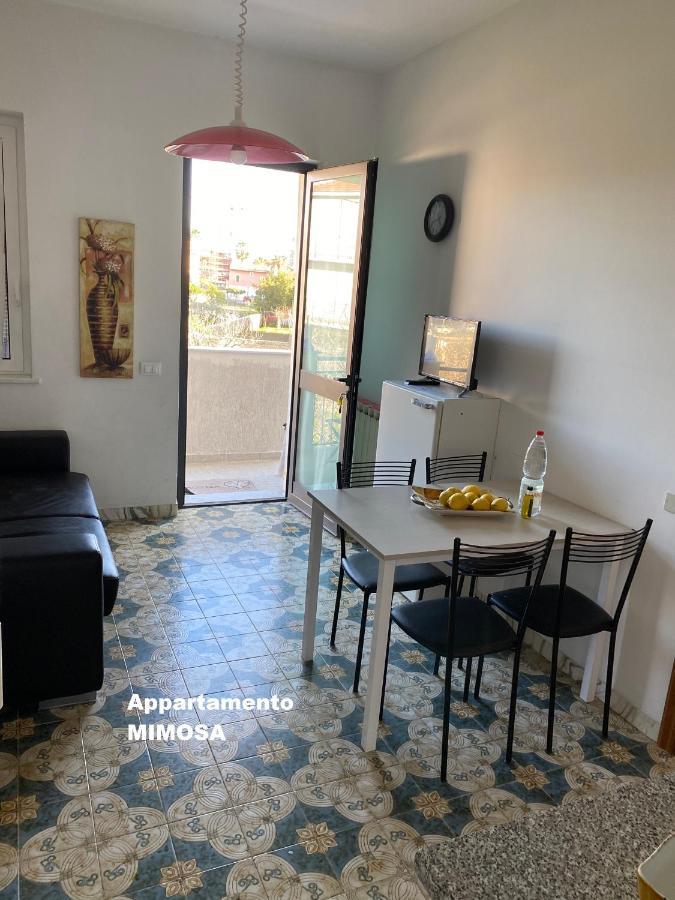 I Fiori Di Pietra Aparthotel Pietra Ligure Exteriör bild
