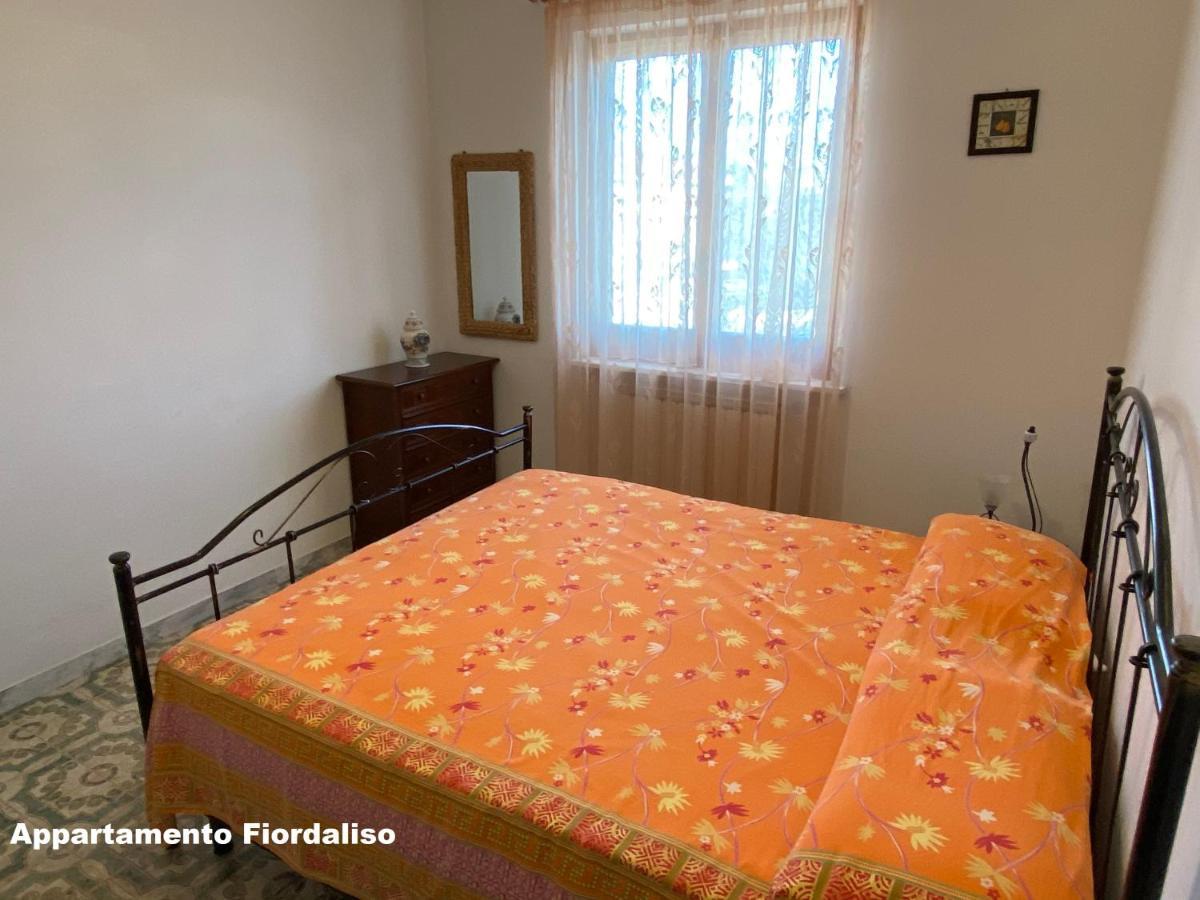 I Fiori Di Pietra Aparthotel Pietra Ligure Exteriör bild